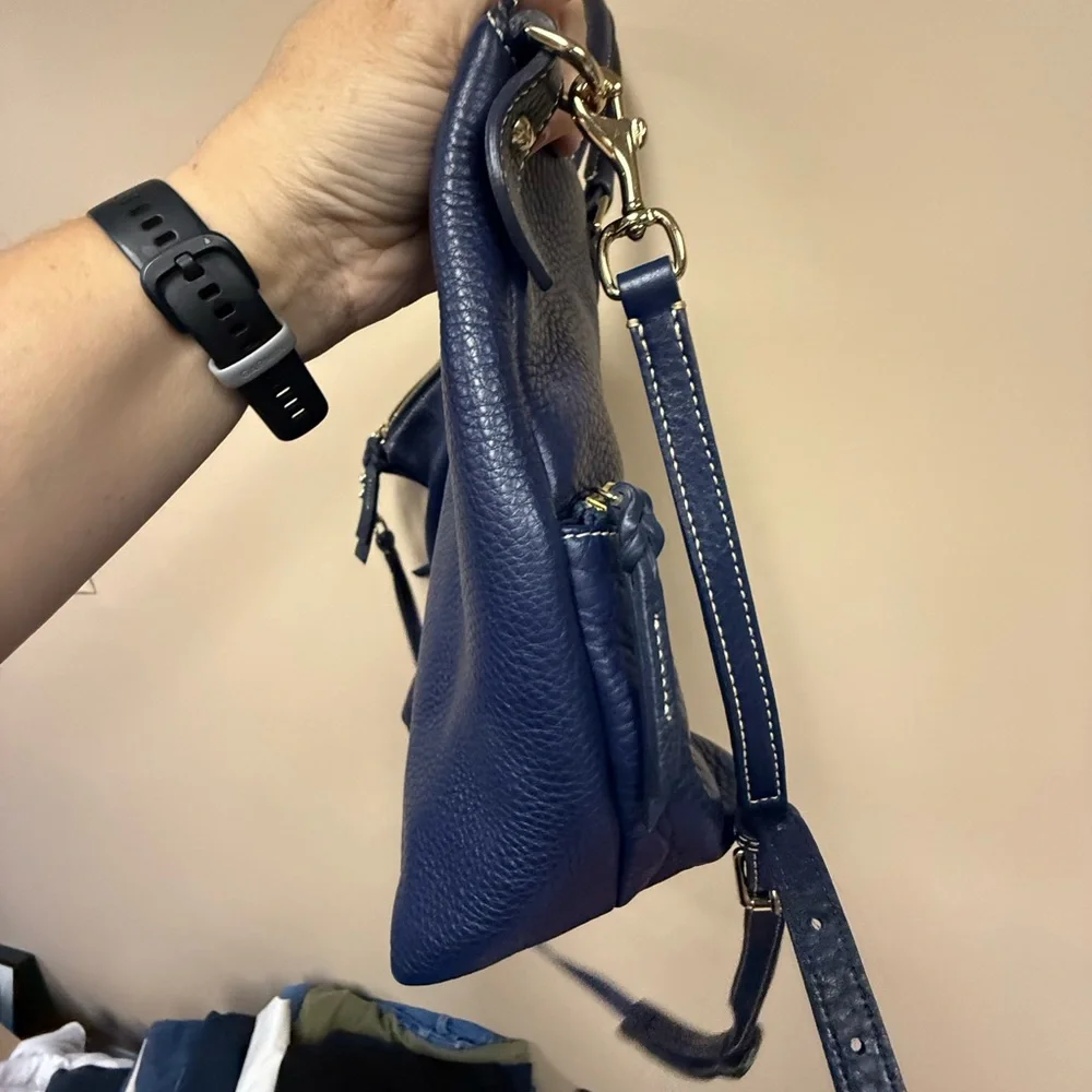 Dooney and Bourke Elegant Navy Blue shoulder work bag with crossbody - Picture 6 of 10